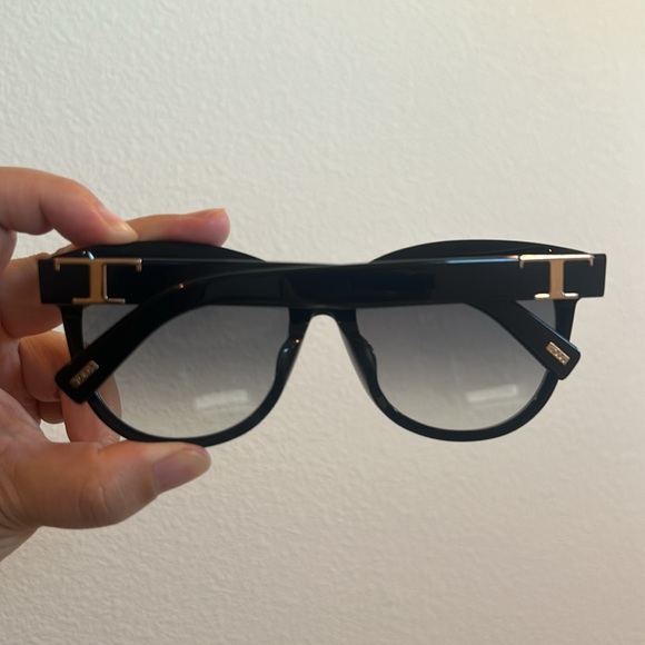 Tod’s TO 315D Oversized Cat Eye Sunglasses - New Condition - Picture 7 of 11